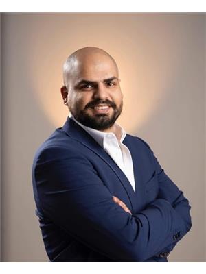 Tom Jahed portrait